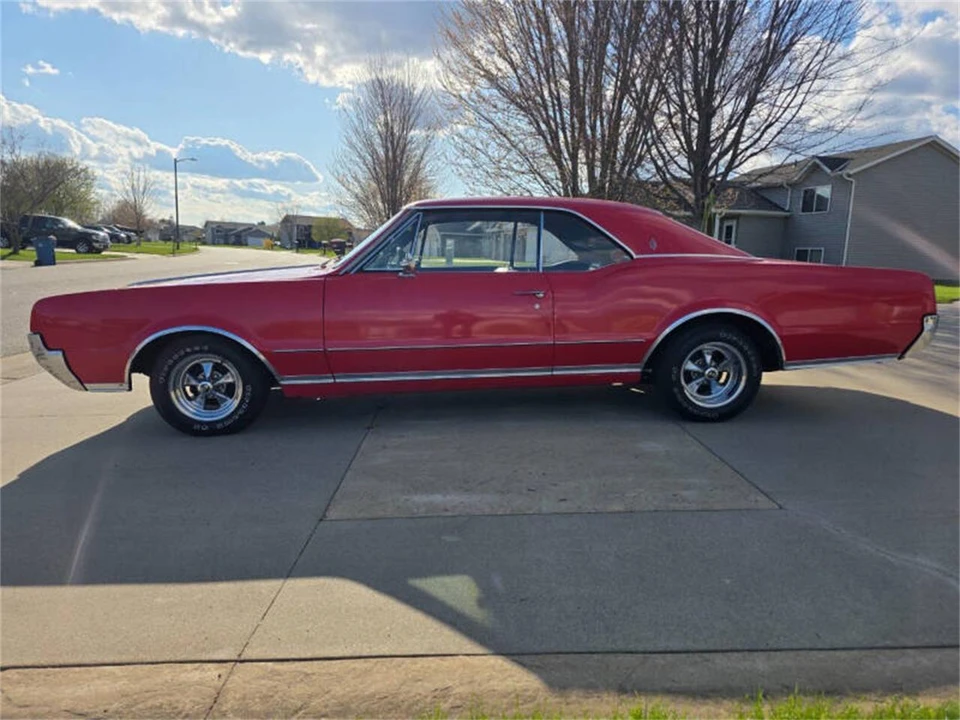 1967 Oldsmobile Cutlass Supreme - Image 8 of 31