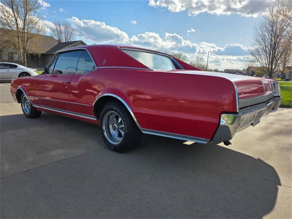 1967 Oldsmobile Cutlass Supreme - Image 10 of 31