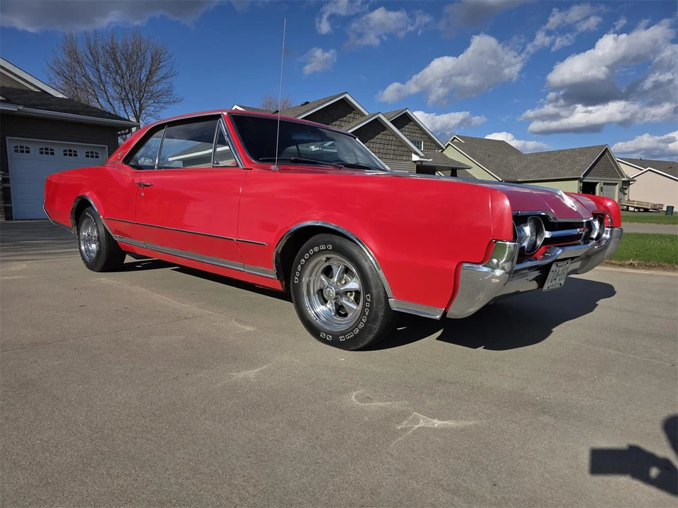 1967 Oldsmobile Cutlass Supreme - Image 10 of 31