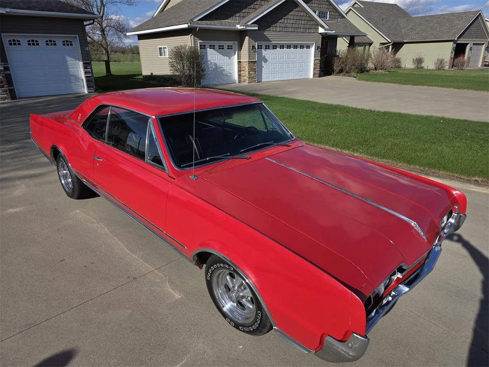 1967 Oldsmobile Cutlass Supreme - Image 13 of 31