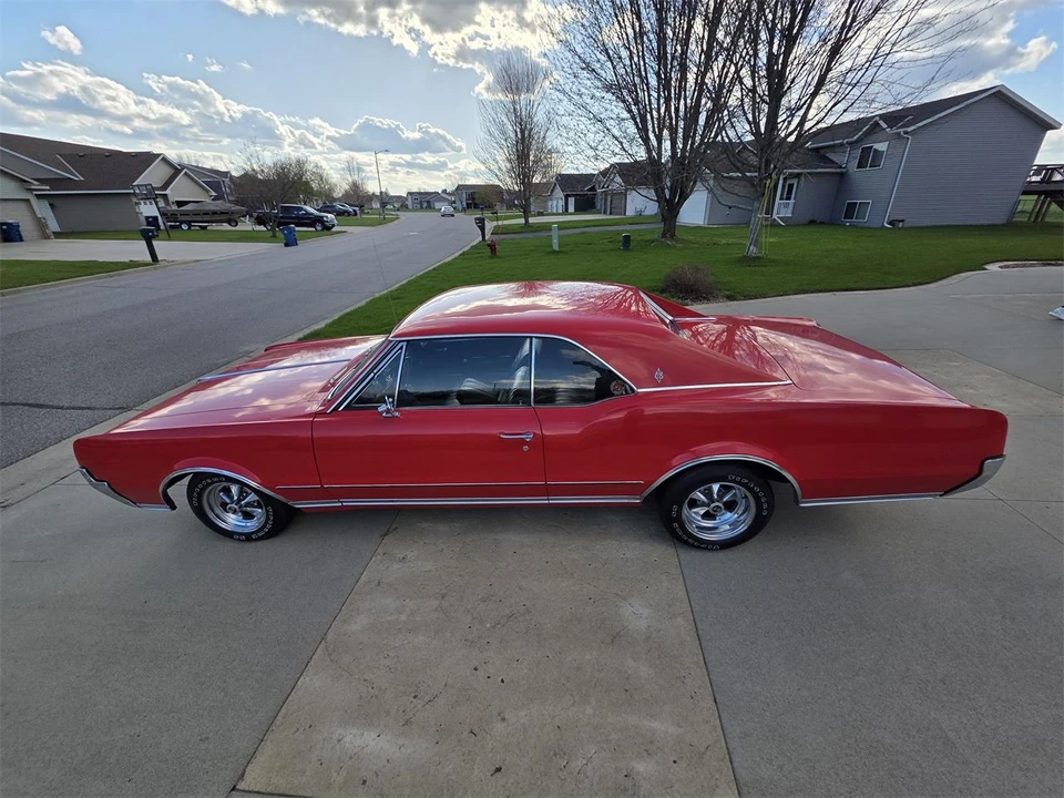 1967 Oldsmobile Cutlass Supreme - Image 18 of 31