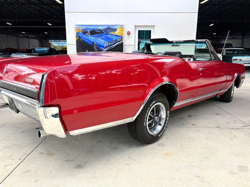 1967 Oldsmobile Cutlass Supreme - Image 16 of 31