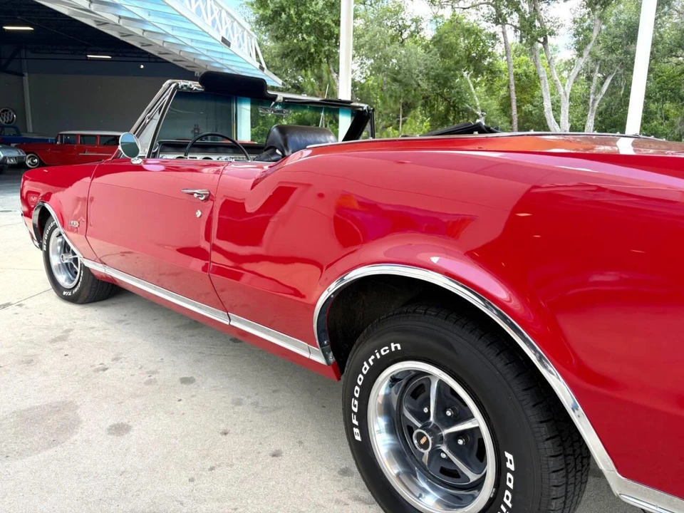 1967 Oldsmobile Cutlass Supreme - Image 14 of 31