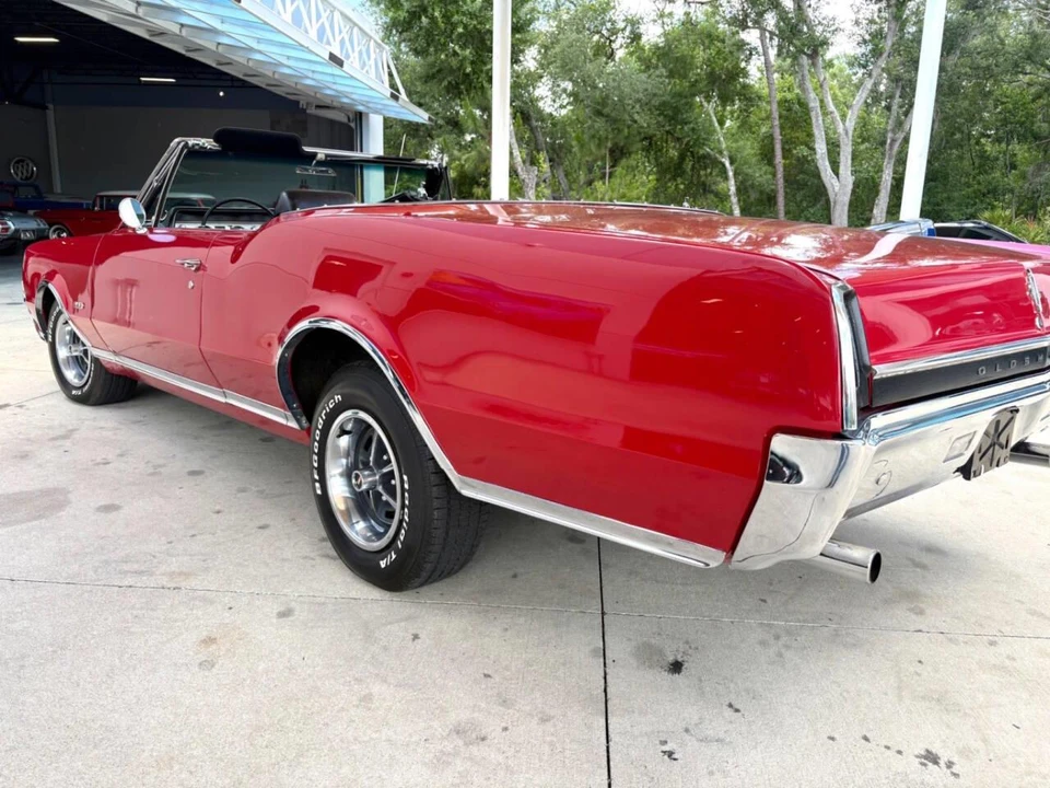 1967 Oldsmobile Cutlass Supreme - Image 15 of 31