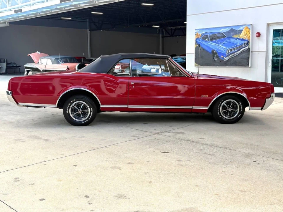 1967 Oldsmobile Cutlass Supreme - Image 21 of 31