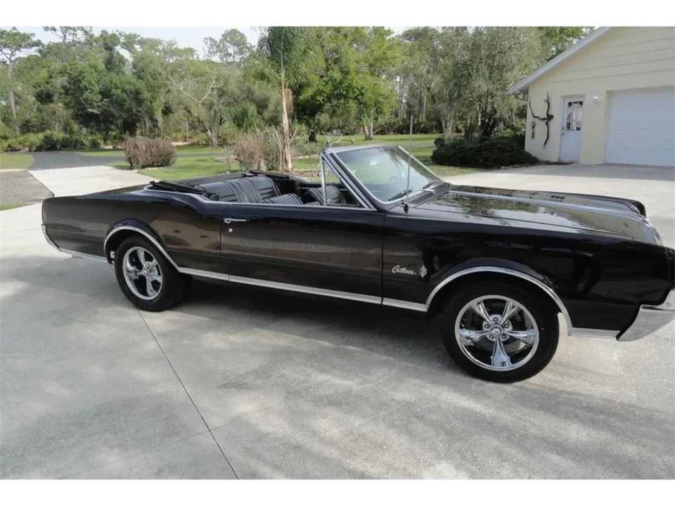 1967 Oldsmobile Cutlass Supreme - Image 18 of 31