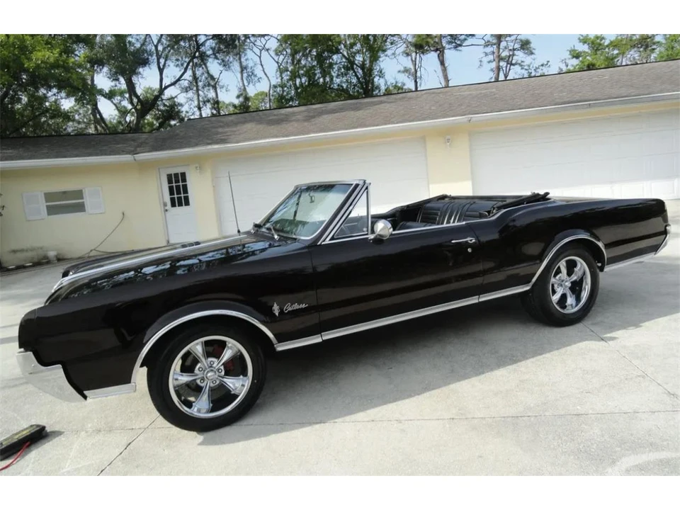 1967 Oldsmobile Cutlass Supreme - Image 27 of 31