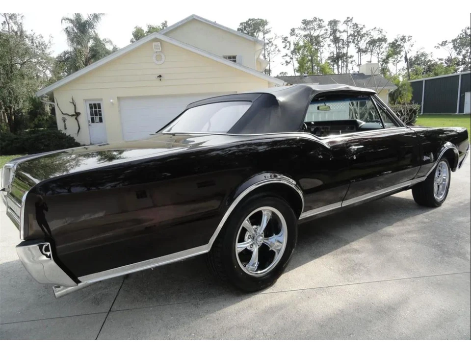 1967 Oldsmobile Cutlass Supreme - Image 30 of 31