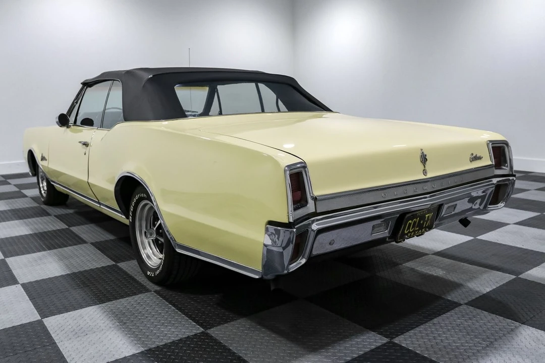 1967 Oldsmobile Cutlass Supreme - Image 8 of 21