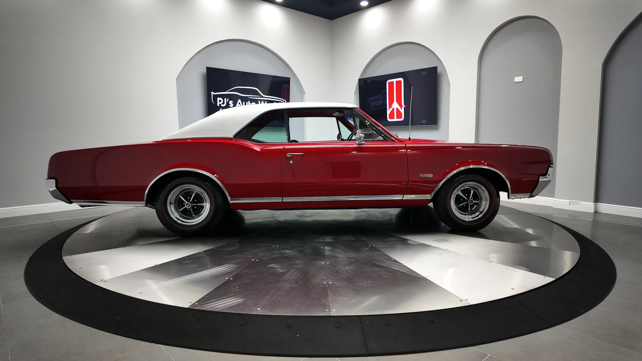 1967 Oldsmobile Cutlass 2nd Gen - Image 9 of 31