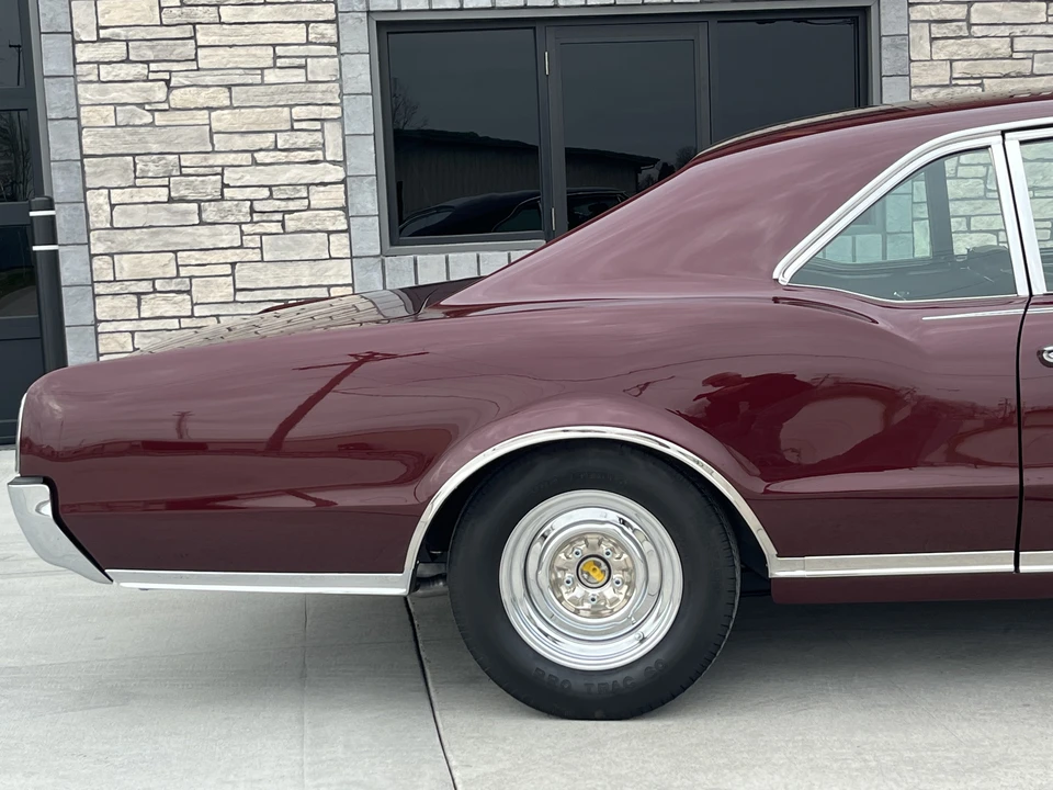 1967 Oldsmobile Cutlass Supreme - Image 27 of 31
