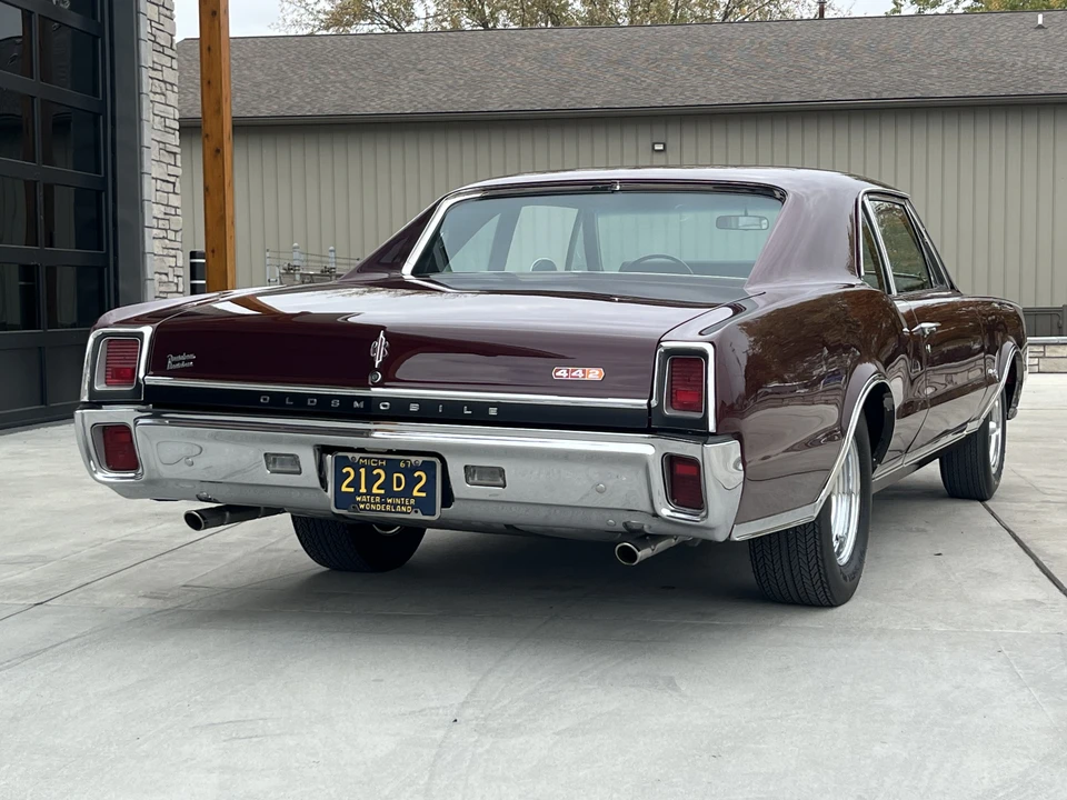 1967 Oldsmobile Cutlass Supreme - Image 19 of 31