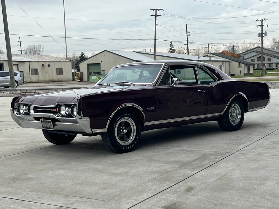 1967 Oldsmobile Cutlass Supreme - Image 16 of 31