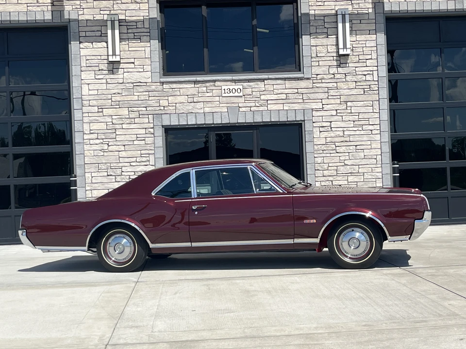 1967 Oldsmobile Cutlass Supreme - Image 20 of 31