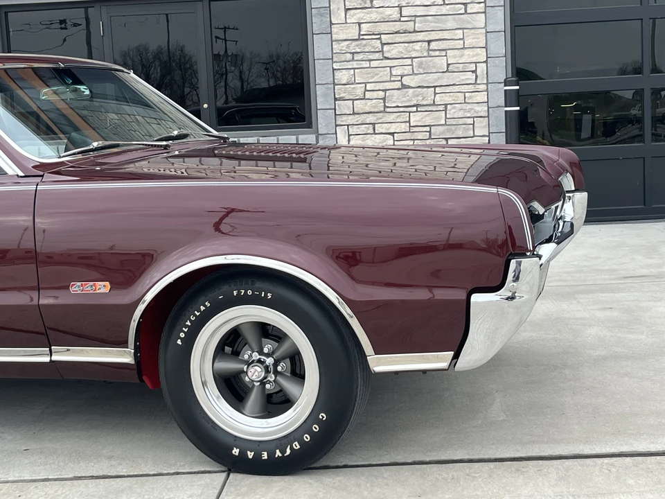1967 Oldsmobile Cutlass Supreme - Image 25 of 31
