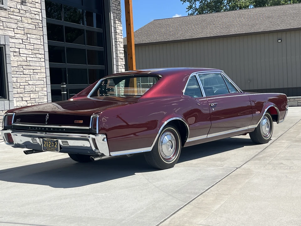1967 Oldsmobile Cutlass Supreme - Image 7 of 31