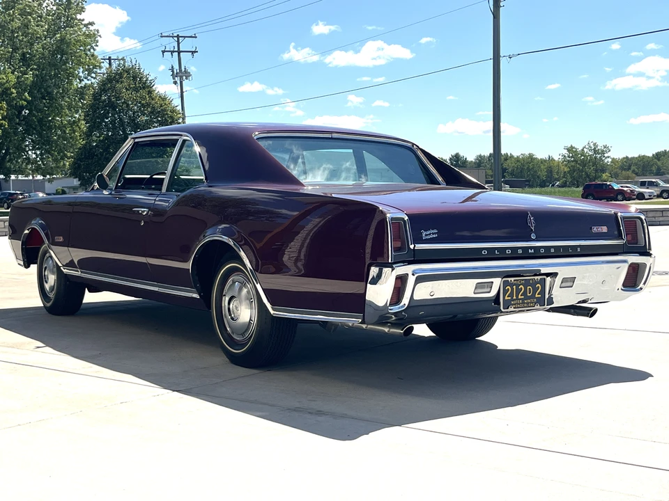 1967 Oldsmobile Cutlass Supreme - Image 8 of 31