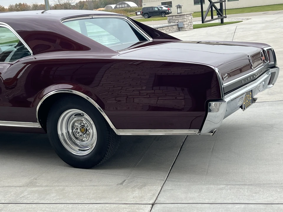 1967 Oldsmobile Cutlass Supreme - Image 29 of 31