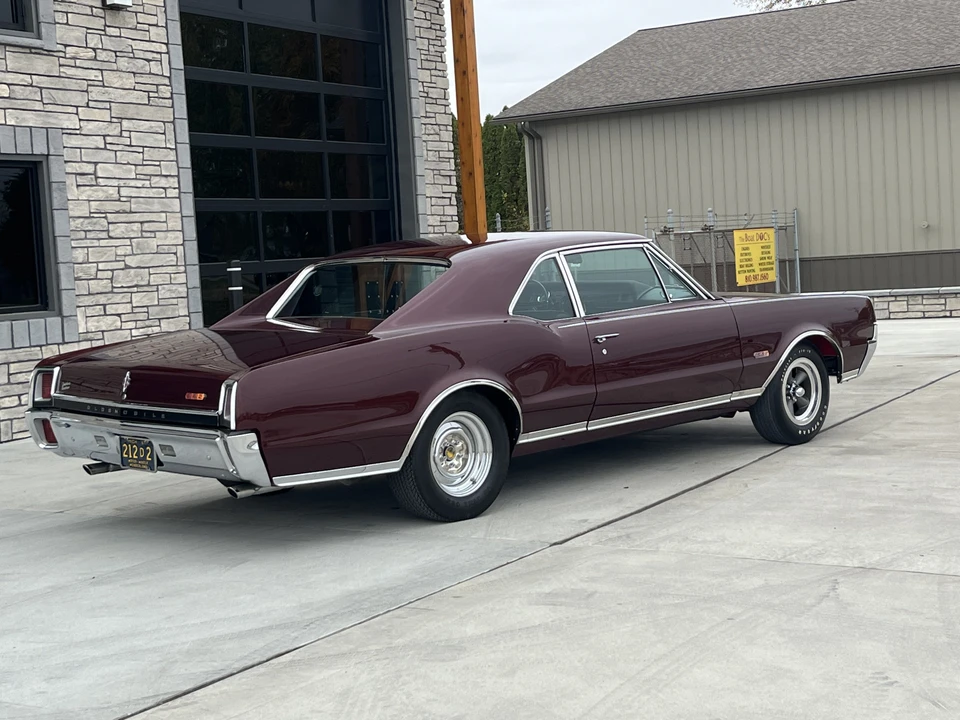 1967 Oldsmobile Cutlass Supreme - Image 12 of 31