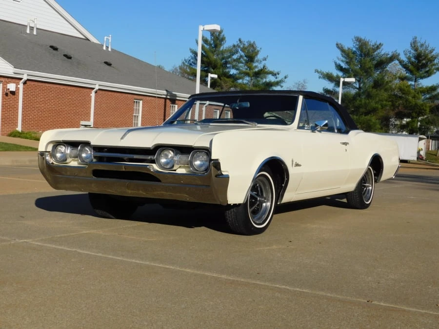 1967 Oldsmobile Cutlass Supreme - Image 12 of 16