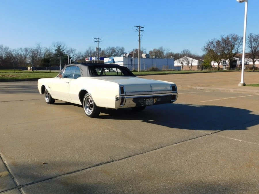 1967 Oldsmobile Cutlass Supreme - Image 14 of 16