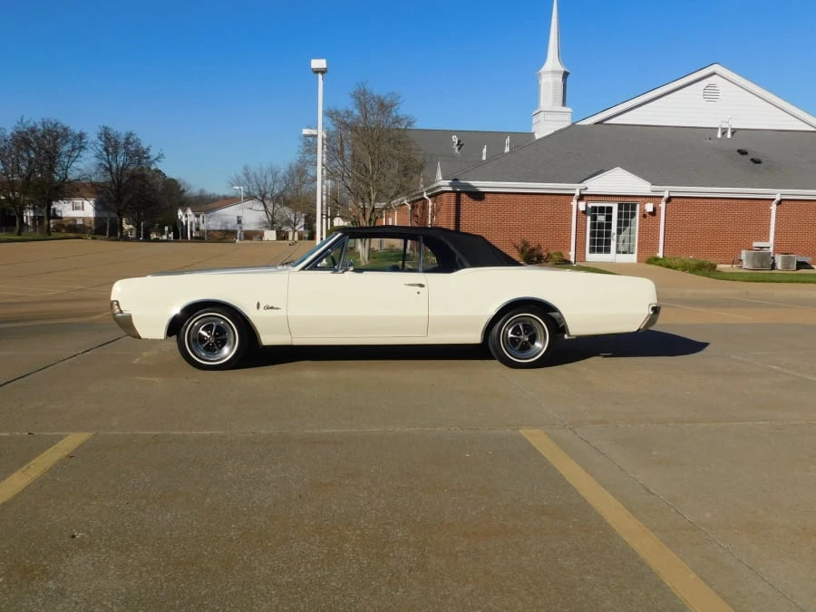 1967 Oldsmobile Cutlass Supreme - Image 13 of 16