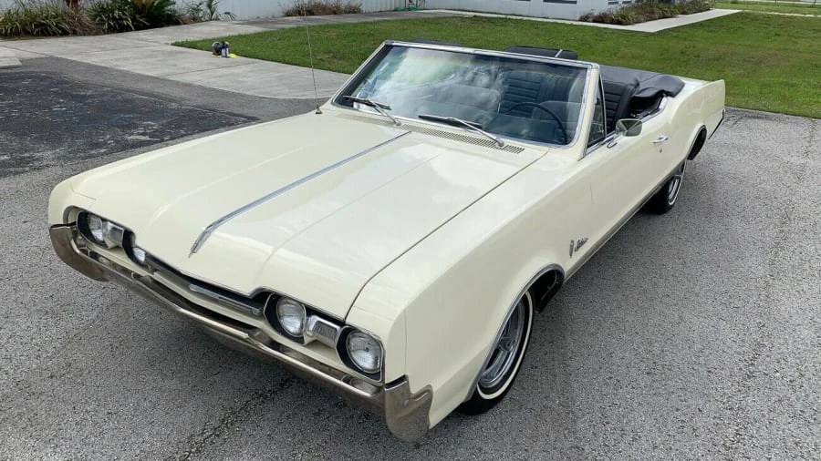 1967 Oldsmobile Cutlass Supreme - Image 8 of 12