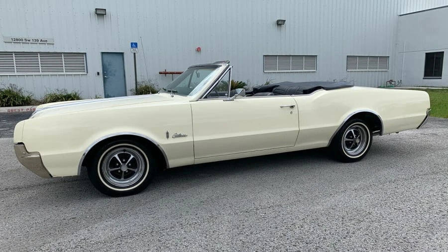 1967 Oldsmobile Cutlass Supreme - Image 2 of 12