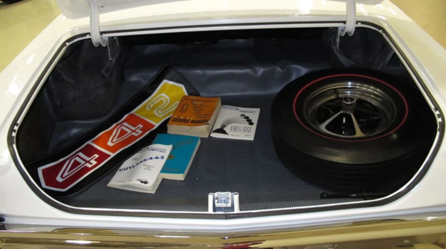 1967 Oldsmobile Cutlass Supreme - Image 8 of 12