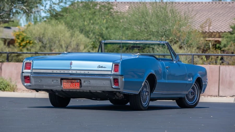 1967 Oldsmobile Cutlass Supreme - Image 13 of 20