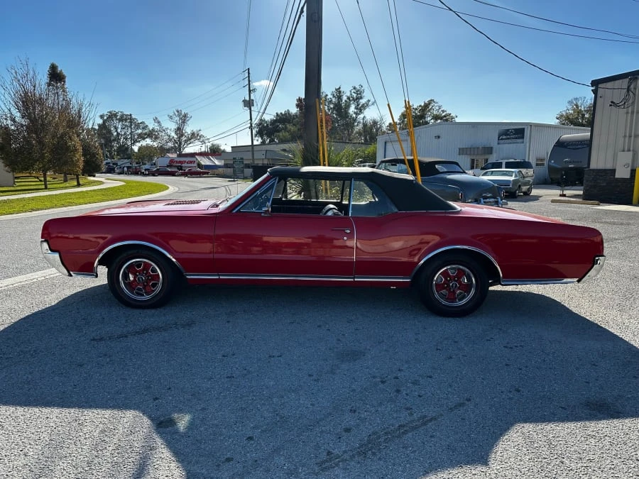 1967 Oldsmobile Cutlass Supreme - Image 2 of 4