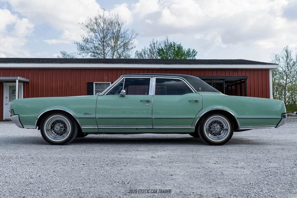 1967 Oldsmobile Cutlass Supreme - Image 3 of 12