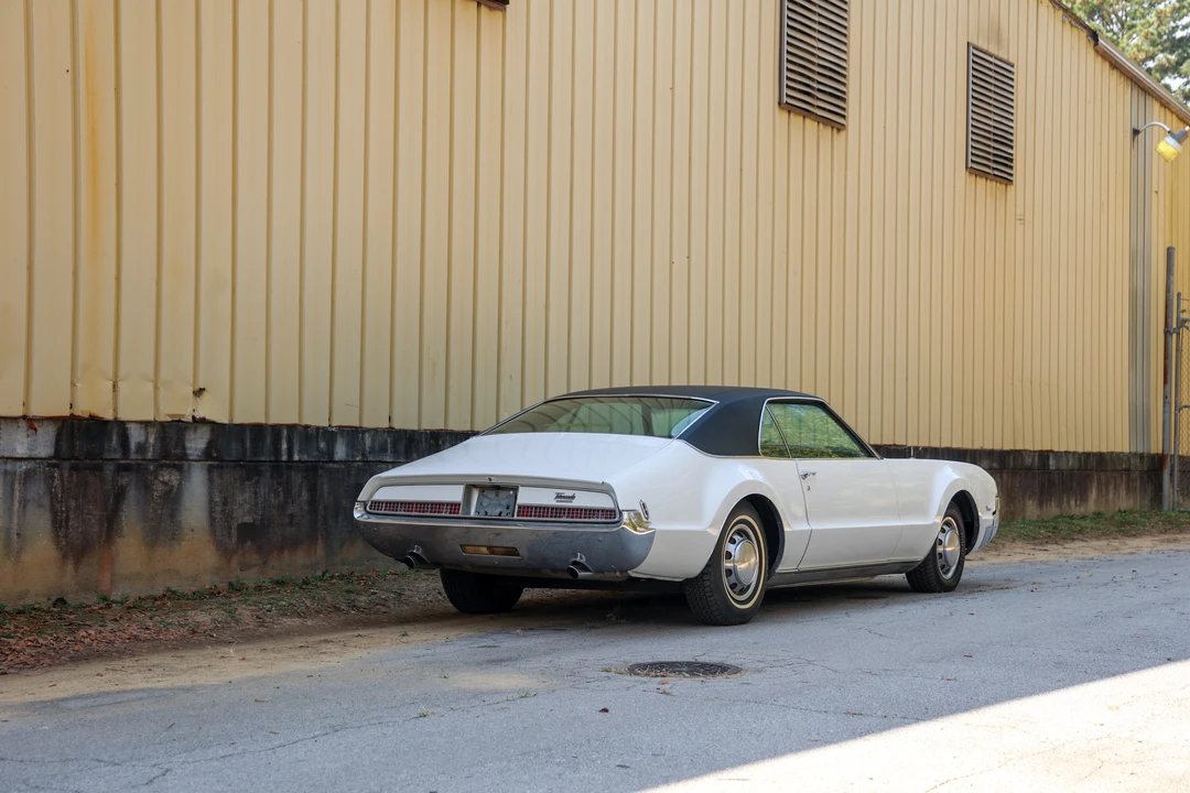 1967 Oldsmobile Toronado - Image 6 of 31