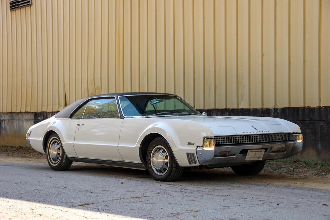 1967 Oldsmobile Toronado - Image 3 of 31