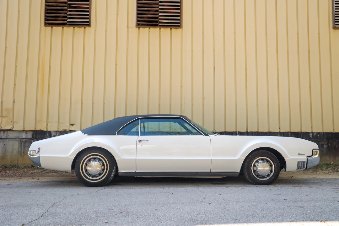 1967 Oldsmobile Toronado - Image 4 of 31