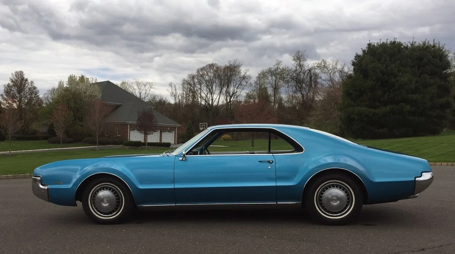 1967 Oldsmobile Toronado - Image 4 of 12