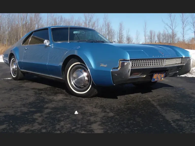 1967 Oldsmobile Toronado - Image 2 of 4