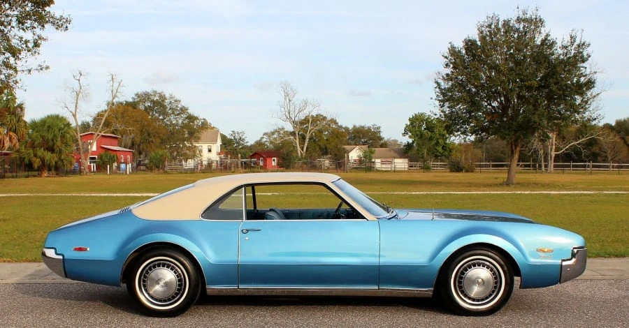 1967 Oldsmobile Toronado - Image 3 of 12