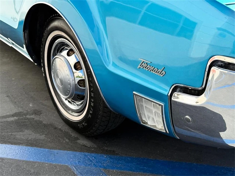 1967 Oldsmobile Toronado - Image 4 of 31