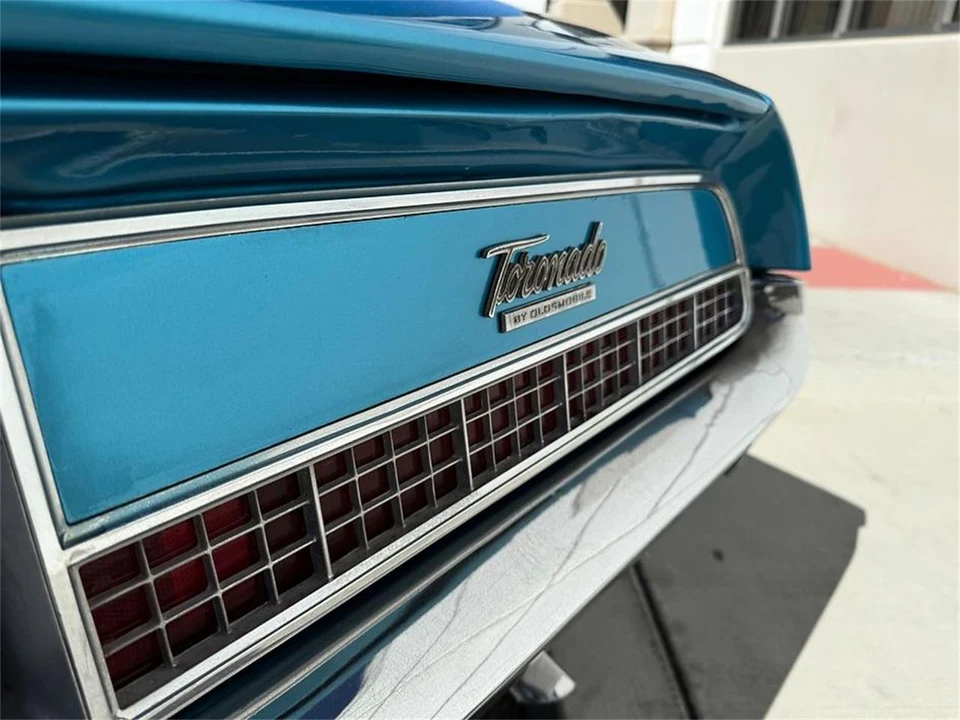 1967 Oldsmobile Toronado - Image 15 of 31