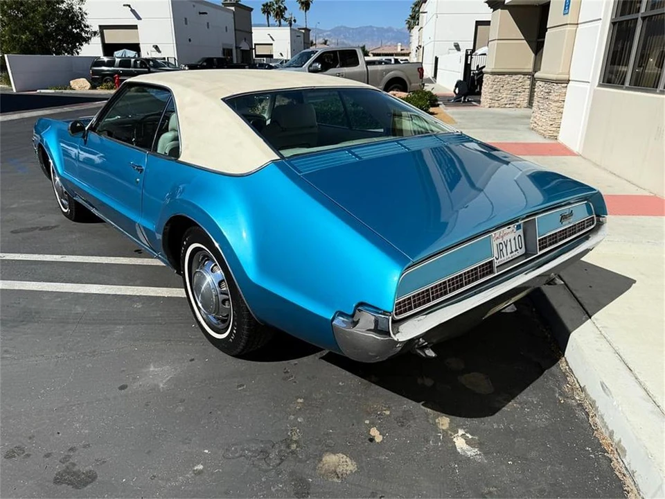 1967 Oldsmobile Toronado - Image 14 of 31
