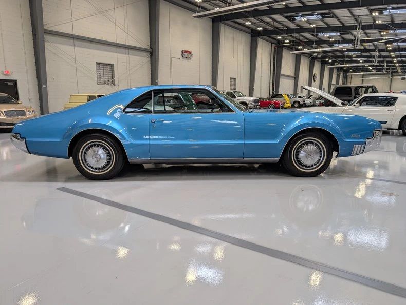 1967 Oldsmobile Toronado - Image 5 of 15