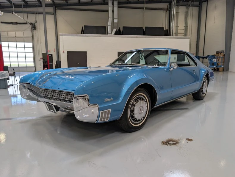 1967 Oldsmobile Toronado - Image 9 of 15