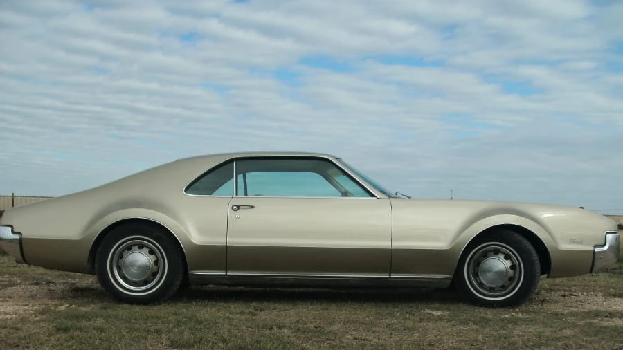 1967 Oldsmobile Toronado - Image 2 of 6