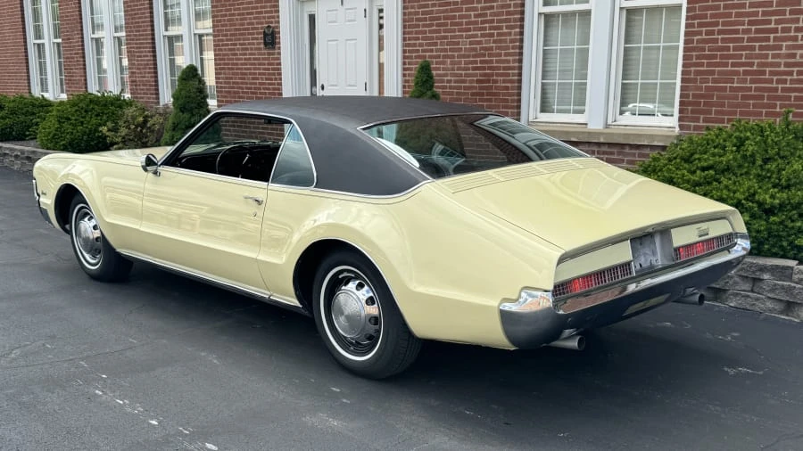 1967 Oldsmobile Toronado - Image 3 of 9
