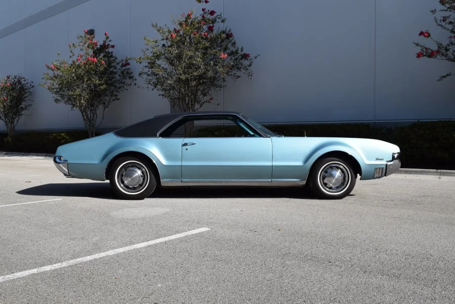 1967 Oldsmobile Toronado - Image 2 of 11
