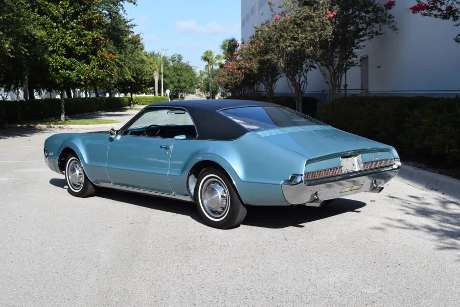 1967 Oldsmobile Toronado - Image 3 of 11