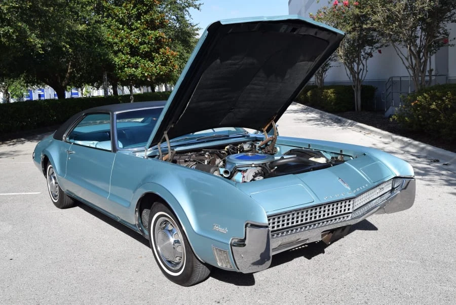 1967 Oldsmobile Toronado - Image 9 of 11