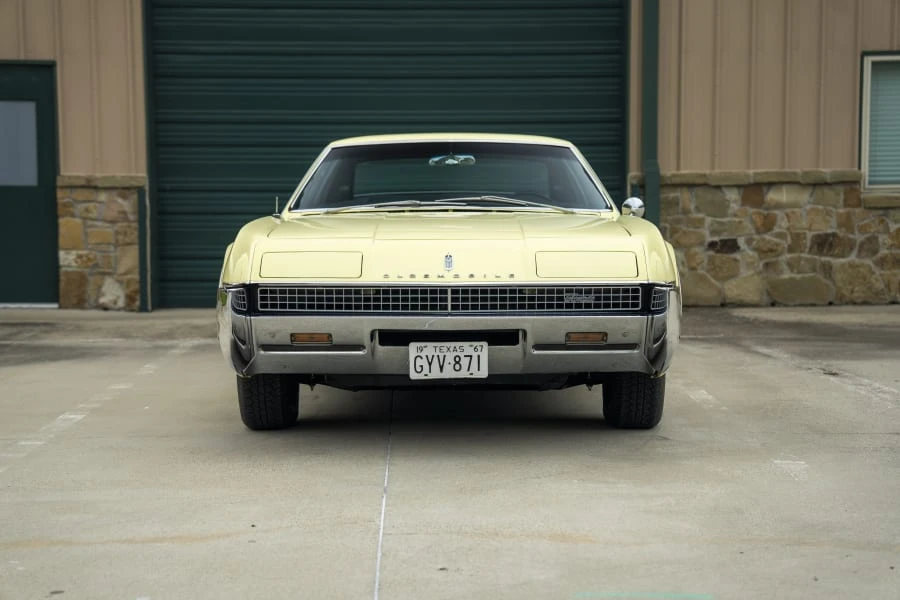 1967 Oldsmobile Toronado - Image 4 of 31