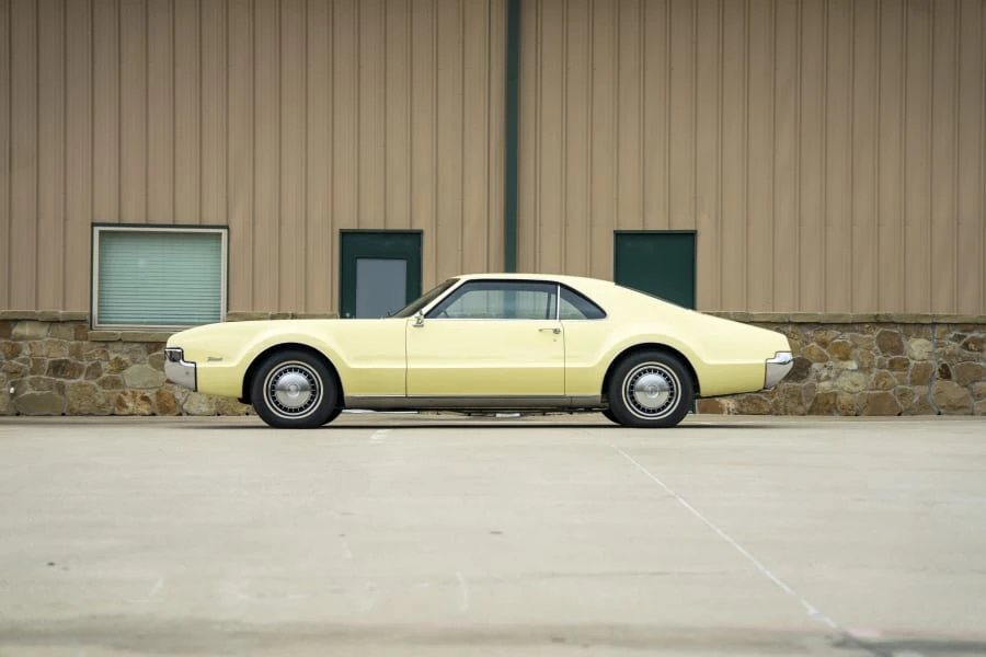 1967 Oldsmobile Toronado - Image 28 of 31